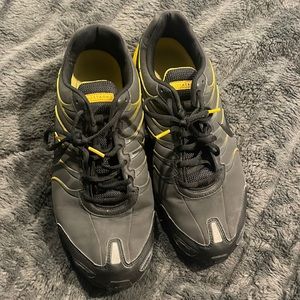 Mens LIVESTRONG Nike Shox